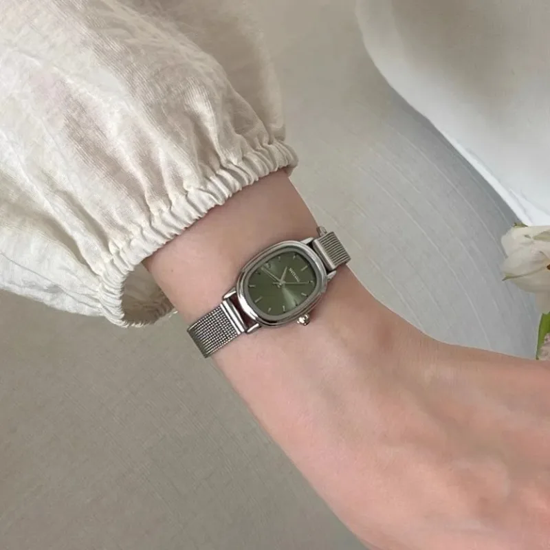 Luxury Watch For Sale - Зеленые часы с маленьким овальным циферблатом,