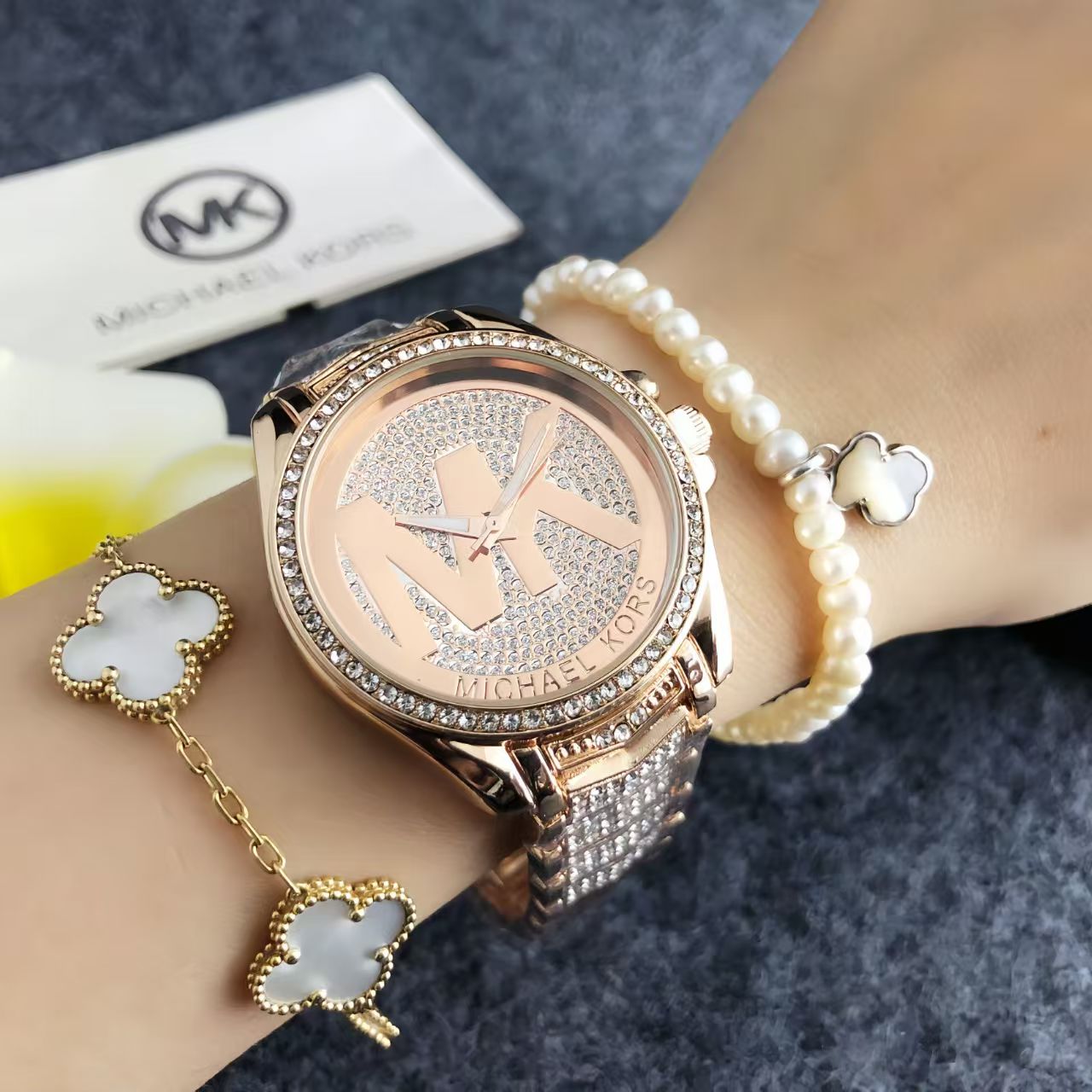 Новые модные и элегантные женс – обзор и цена Luxury Watch Photography